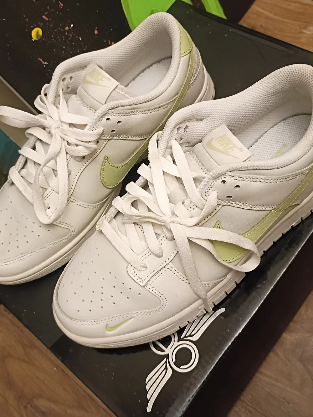 Nike Wmns Dunk Low 'Phantom Olive Aura'
